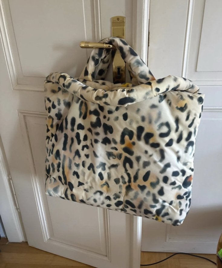 KASSL Editions Leopard Padded Tas - Zo goed als nieuw, Ophalen of Verzenden, Zo goed als nieuw, Overige kleuren, Shopper