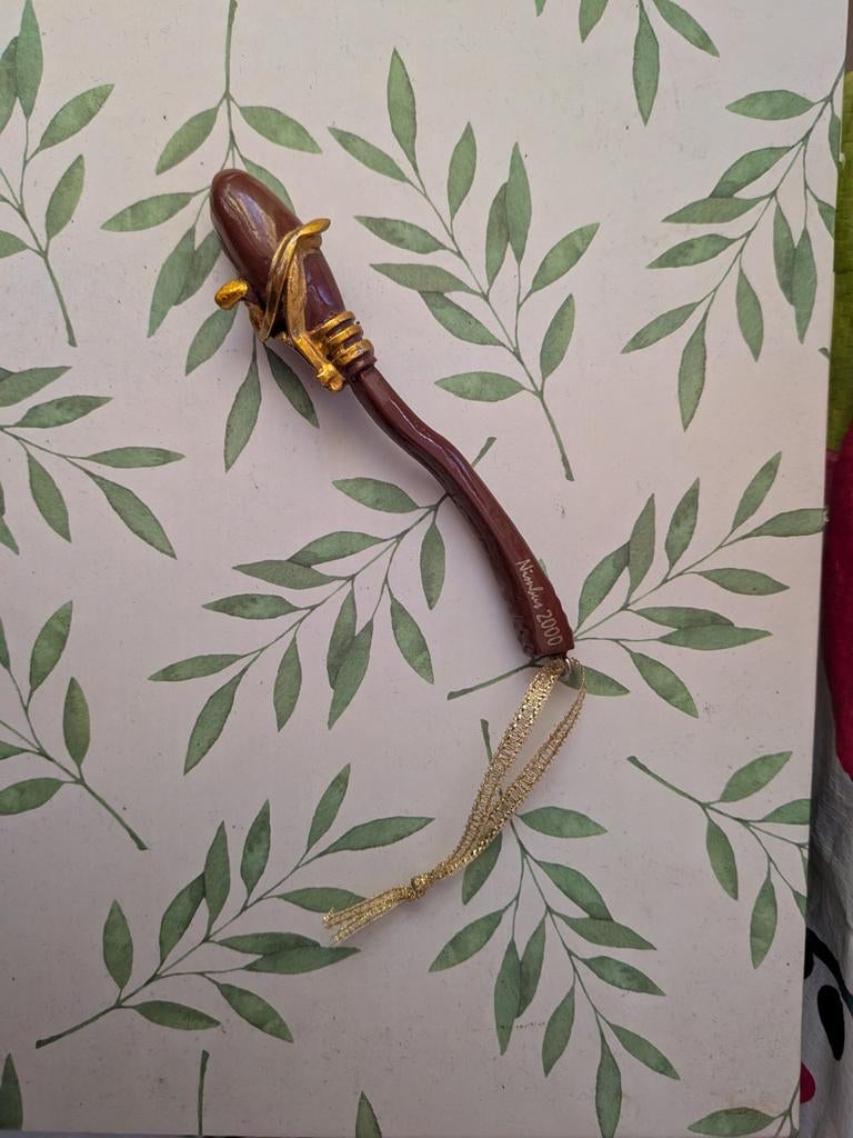 Harry Potter ornament/hanger bezemsteel, Ophalen of Verzenden, Zo goed als nieuw, Beeldje of Buste