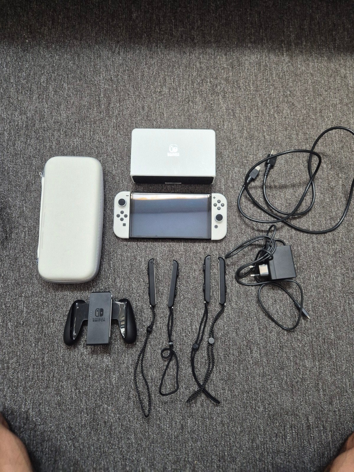 Nintendo Switch OLED compleet met opbergdoos en travel case, Ophalen of Verzenden, Zo goed als nieuw, Met 2 controllers, Switch OLED