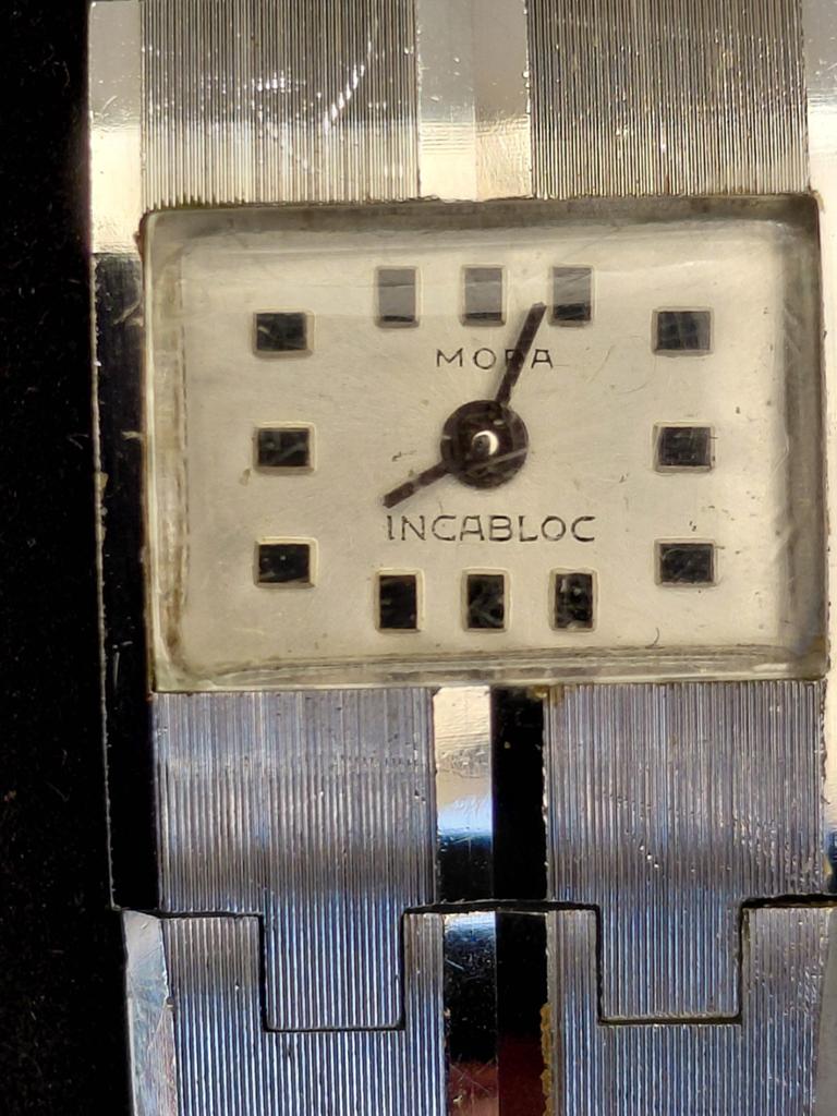 Vintage dames horloge. Van het merk mora incabloc  bj 60 jaa, Ophalen of Verzenden, Leer, Overige merken