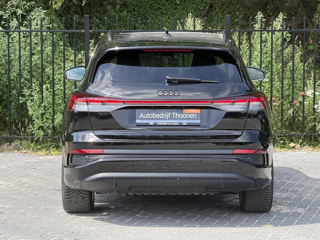 Audi Q4 e-tron 45 S Edition 82 kWh | 21"| pano | trekhaak |, Auto's, Audi, Automaat, 12 maanden, Achterwielaandrijving, Gebruikt