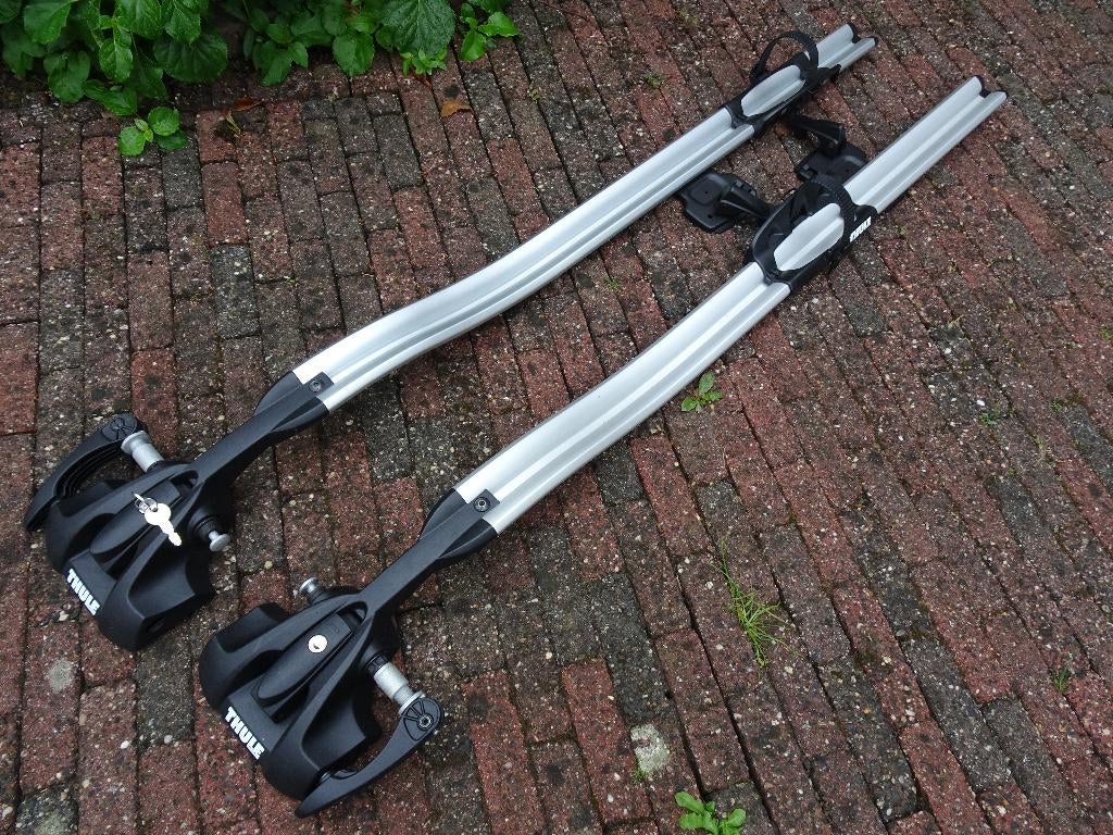2x Thule OutRide 561 Fietsendrager + 1x Wheel Carrier 545-2, Ophalen of Verzenden, 1 fiets, Zo goed als nieuw, Dakdrager