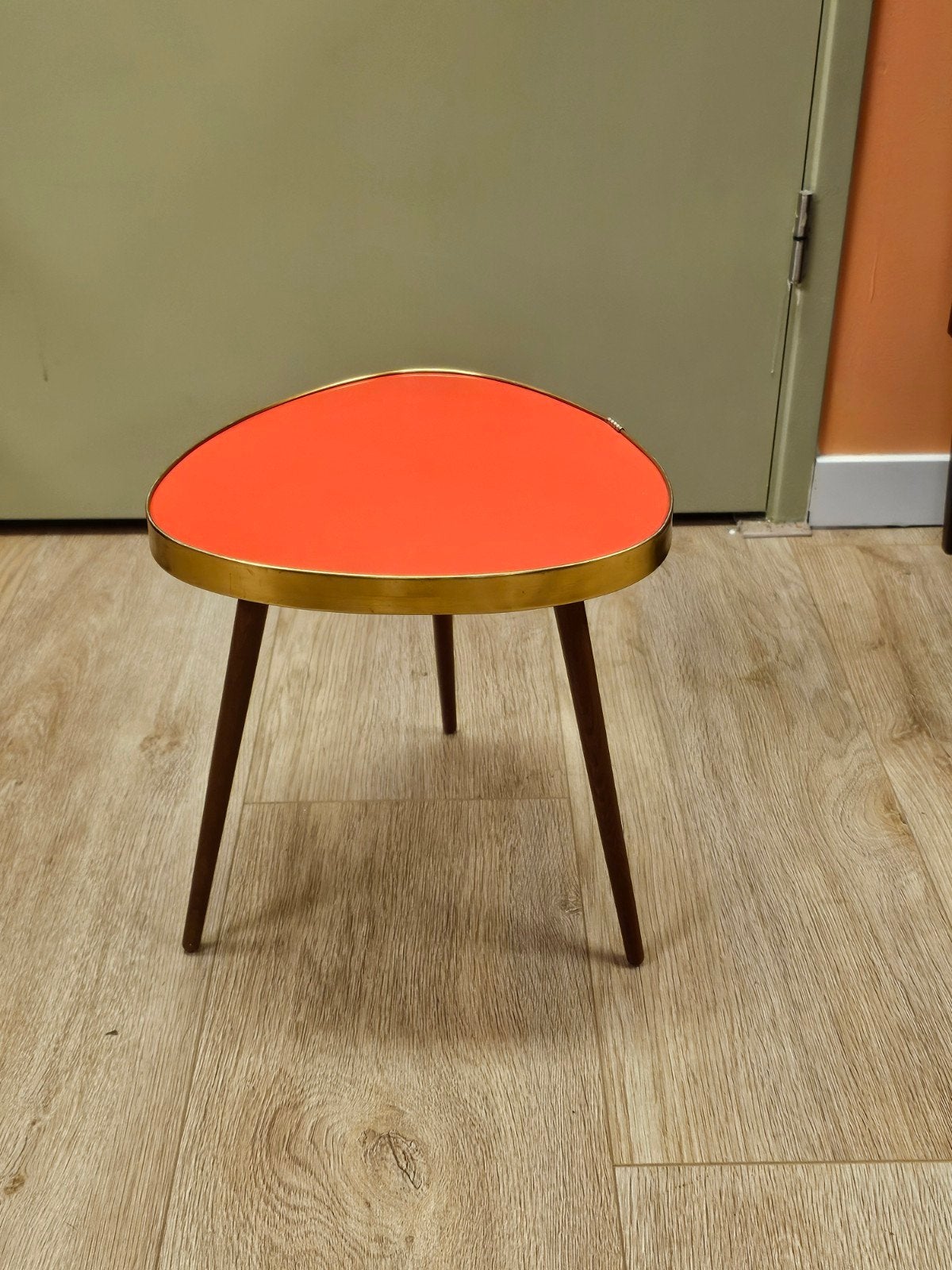 Vintage Plantentafeltje Bijzettafeltje Tafeltje Formica Rood, Gebruikt, Onbekend, Ophalen of Verzenden, Onbekend
