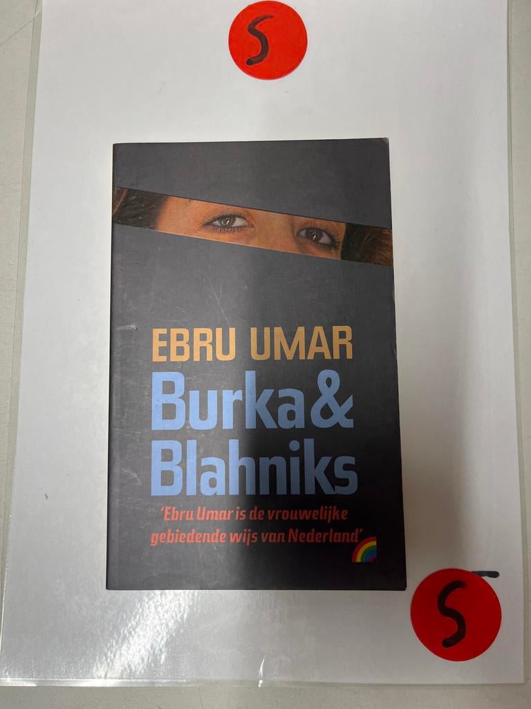 Ebru Umar - Burka & Blahniks, Ophalen of Verzenden, Zo goed als nieuw