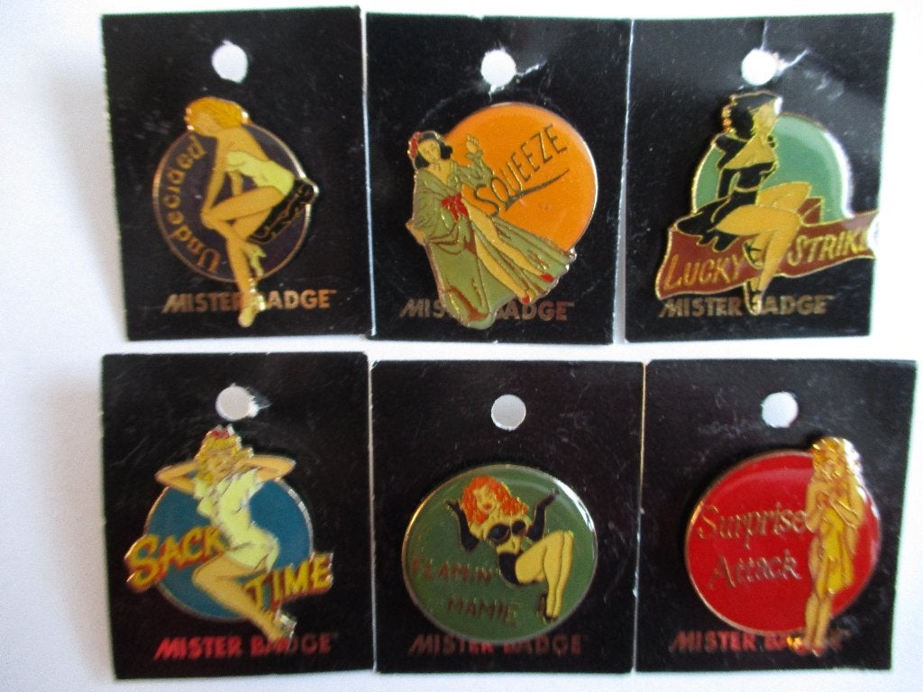 PIN-UP : 6 verschillende Pin-Up PINS op kaartje., Ophalen of Verzenden, Nieuw, Figuurtje, Speldje of Pin