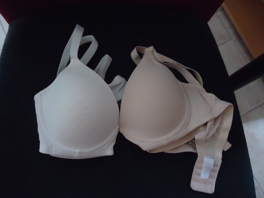 2 nieuwe bh's - padded met beugels - 80C - huidskleur/wit, Ophalen of Verzenden, Overige kleuren, BH