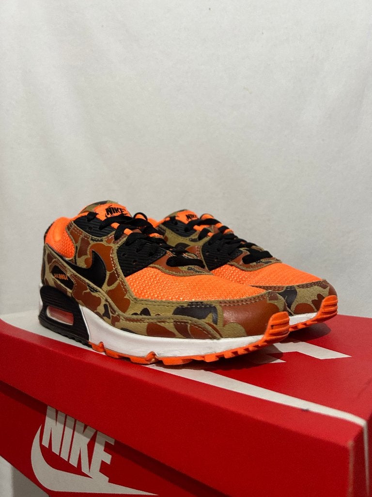 ALS NIEUW! Maat 40,5 - Nike Air Max 90 Orange Duck Camo, Kleding | Heren, Schoenen, Overige kleuren, Verzenden, Nike, Nike
