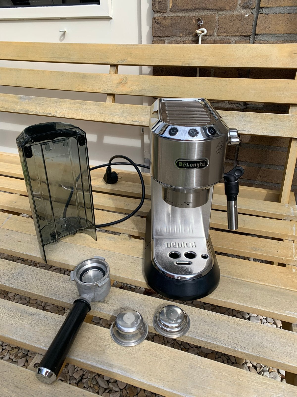 De'Longhi Dedica espressomachine - Werkt perfect!, Witgoed en Apparatuur, Ophalen, Afneembaar waterreservoir, Gebruikt, Espresso apparaat
