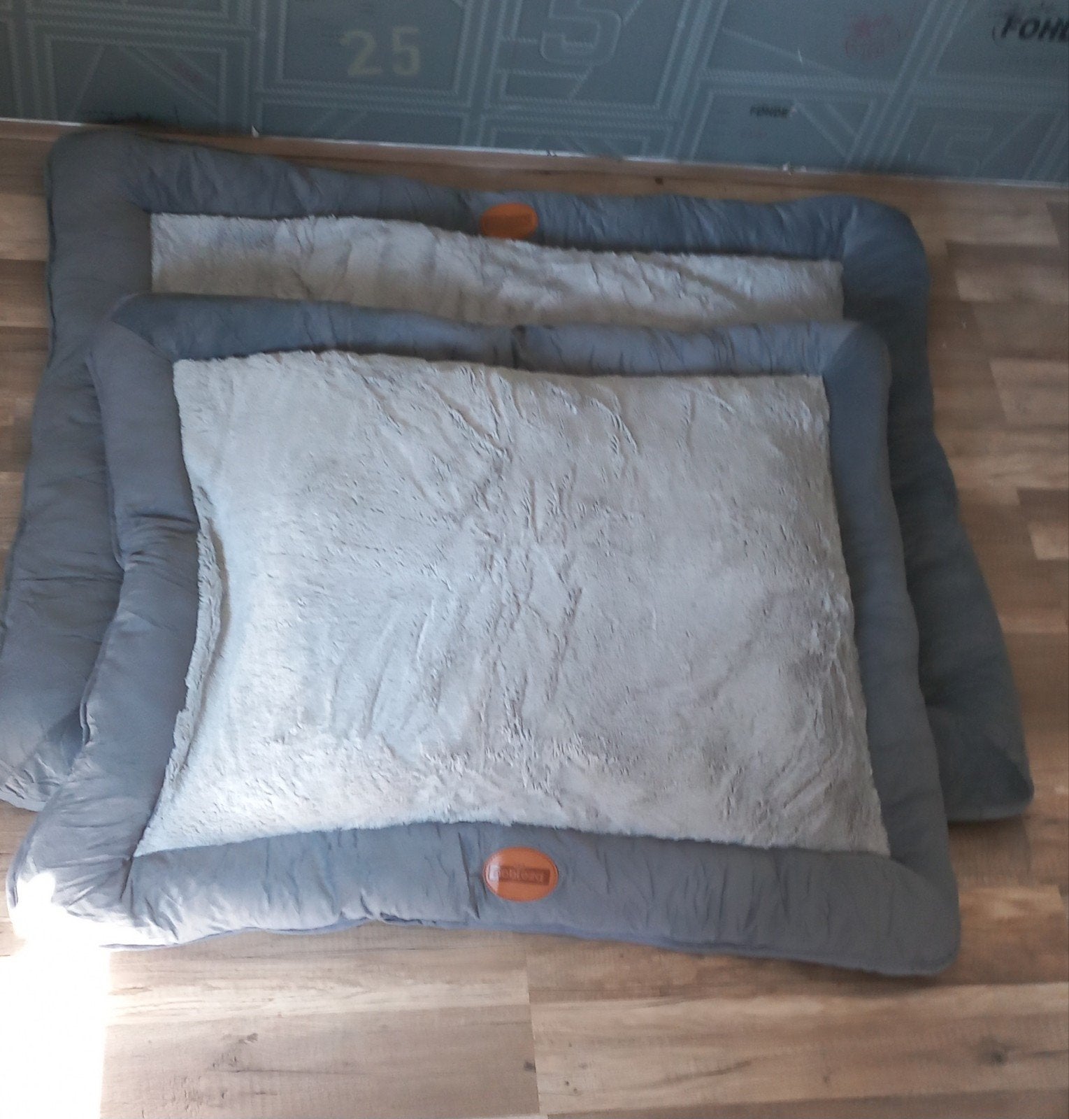 te koop 2 verschillende honden plaids / matjes ., Ophalen of Verzenden, Zo goed als nieuw