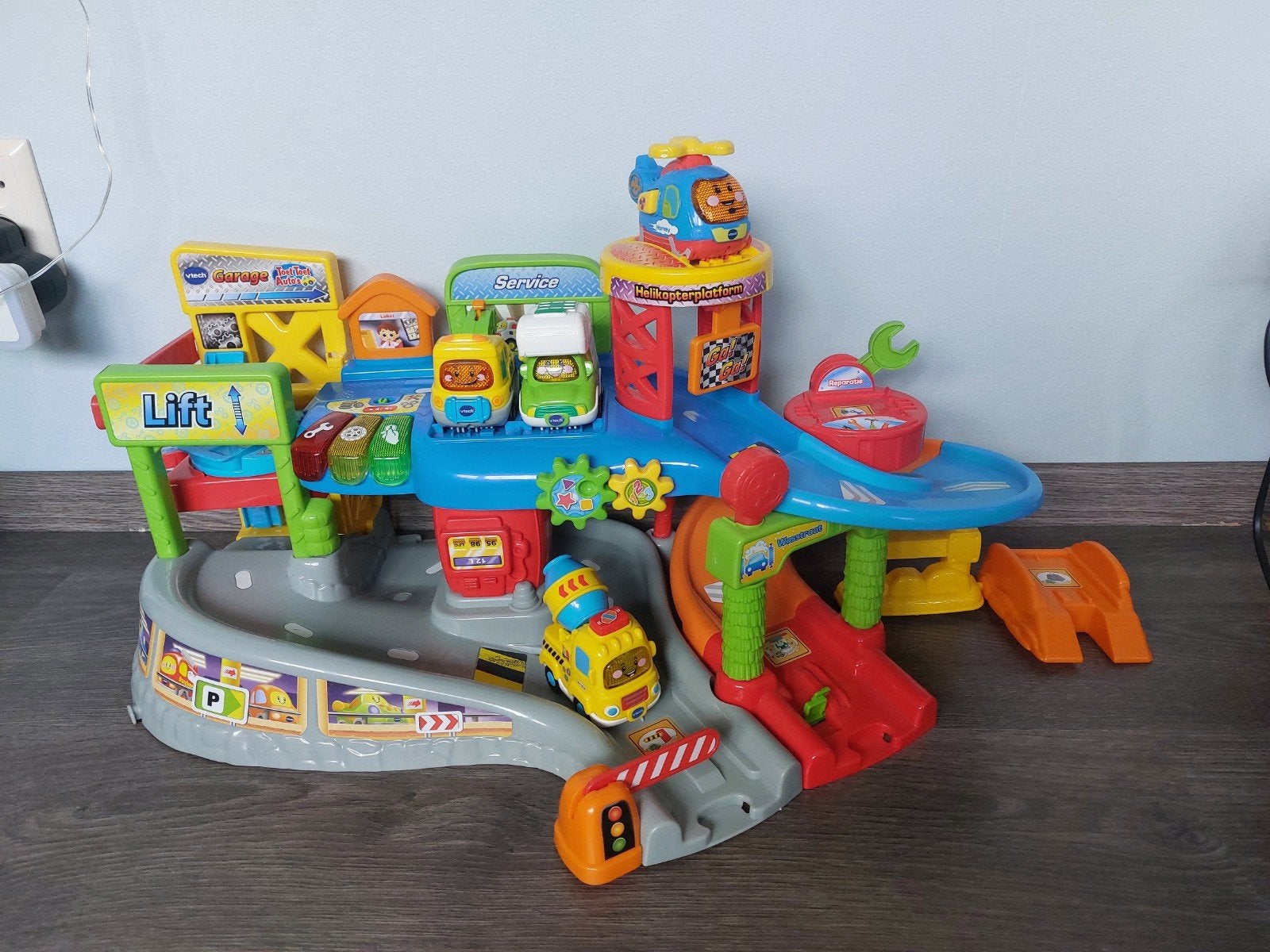 VTech Toet Toet Auto's Garage met 4 extra auto's, Ophalen, Zo goed als nieuw
