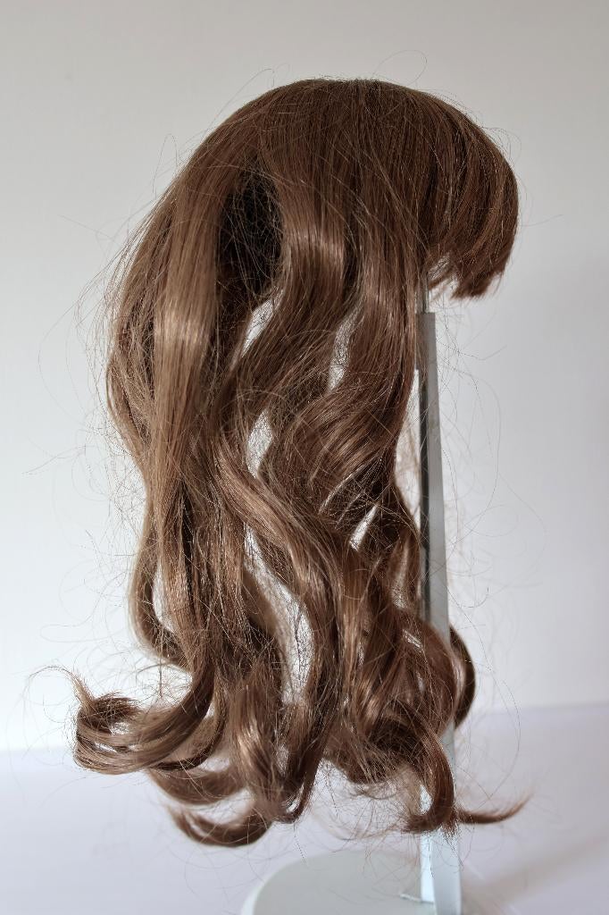 Bruine pruik voor pop., Verzamelen, Ophalen of Verzenden, Nieuw, Accessoires