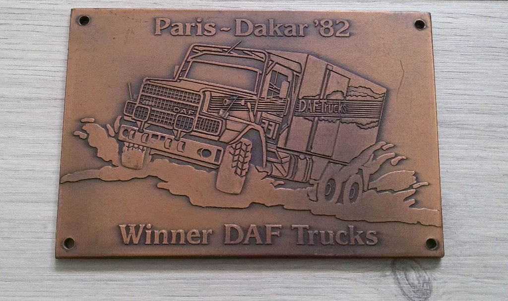 Bronzen plaquette Paris - Dakar '82 Winner DAF Trucks, Verzenden, Zo goed als nieuw, Auto's