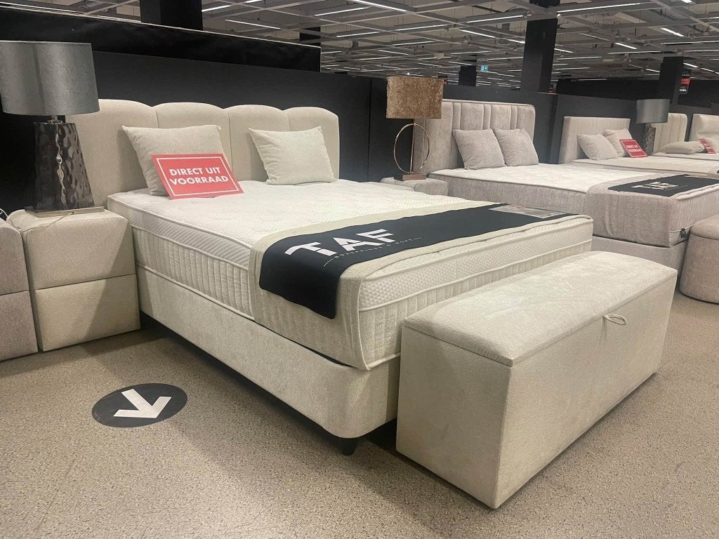 Boxspring Opberg bed met matras va €595