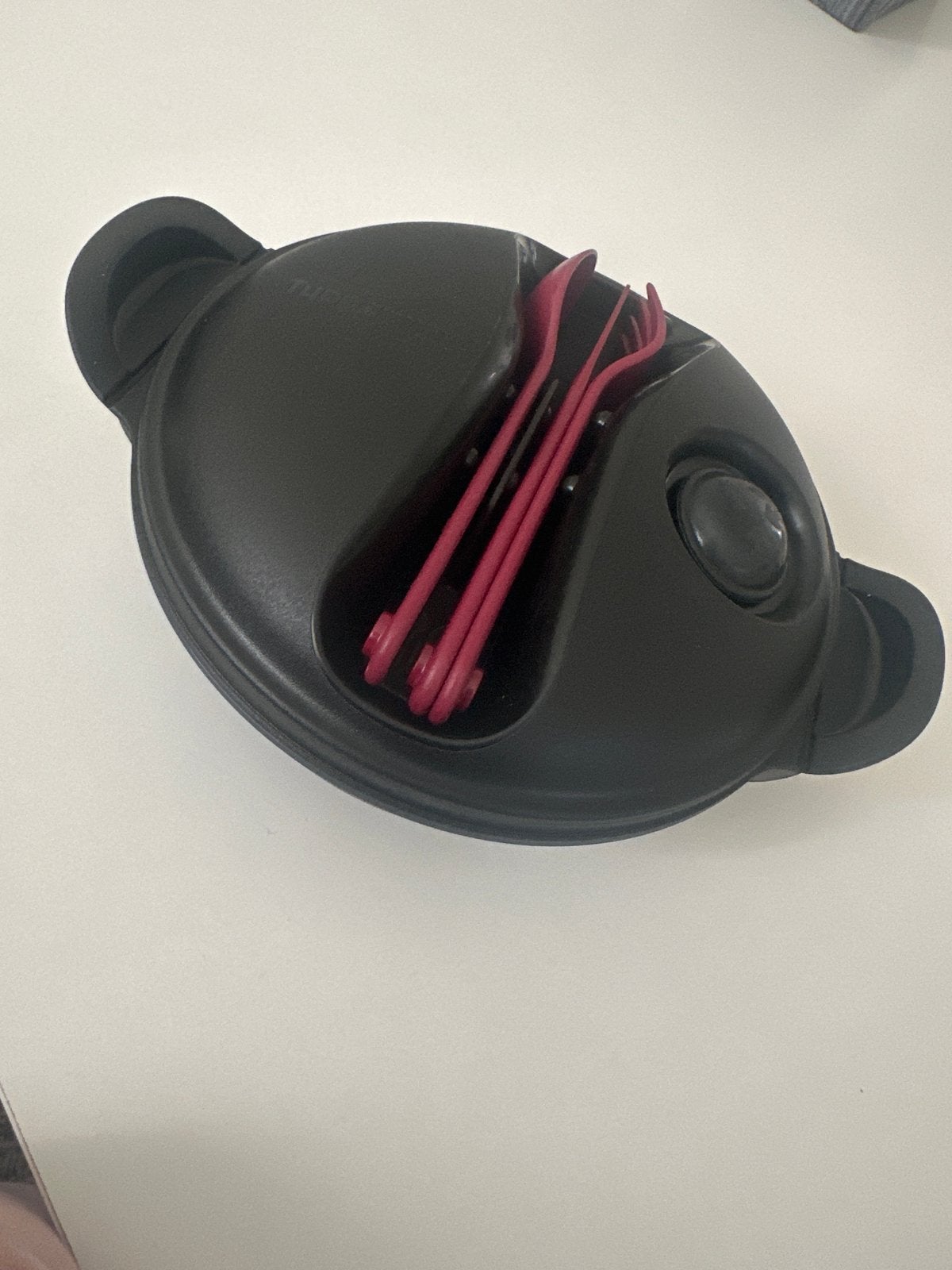 Tupperware magnetron bak met bestek - zwart warm op weg, Gebruikt, Overige kleuren, Ophalen of Verzenden, Bak of Kom