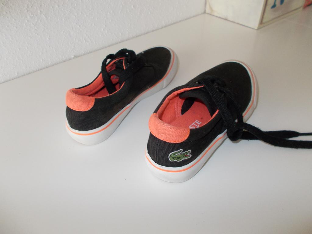 Lacoste sneakers maat 28, Meisje, Schoenen, Ophalen of Verzenden, Zo goed als nieuw