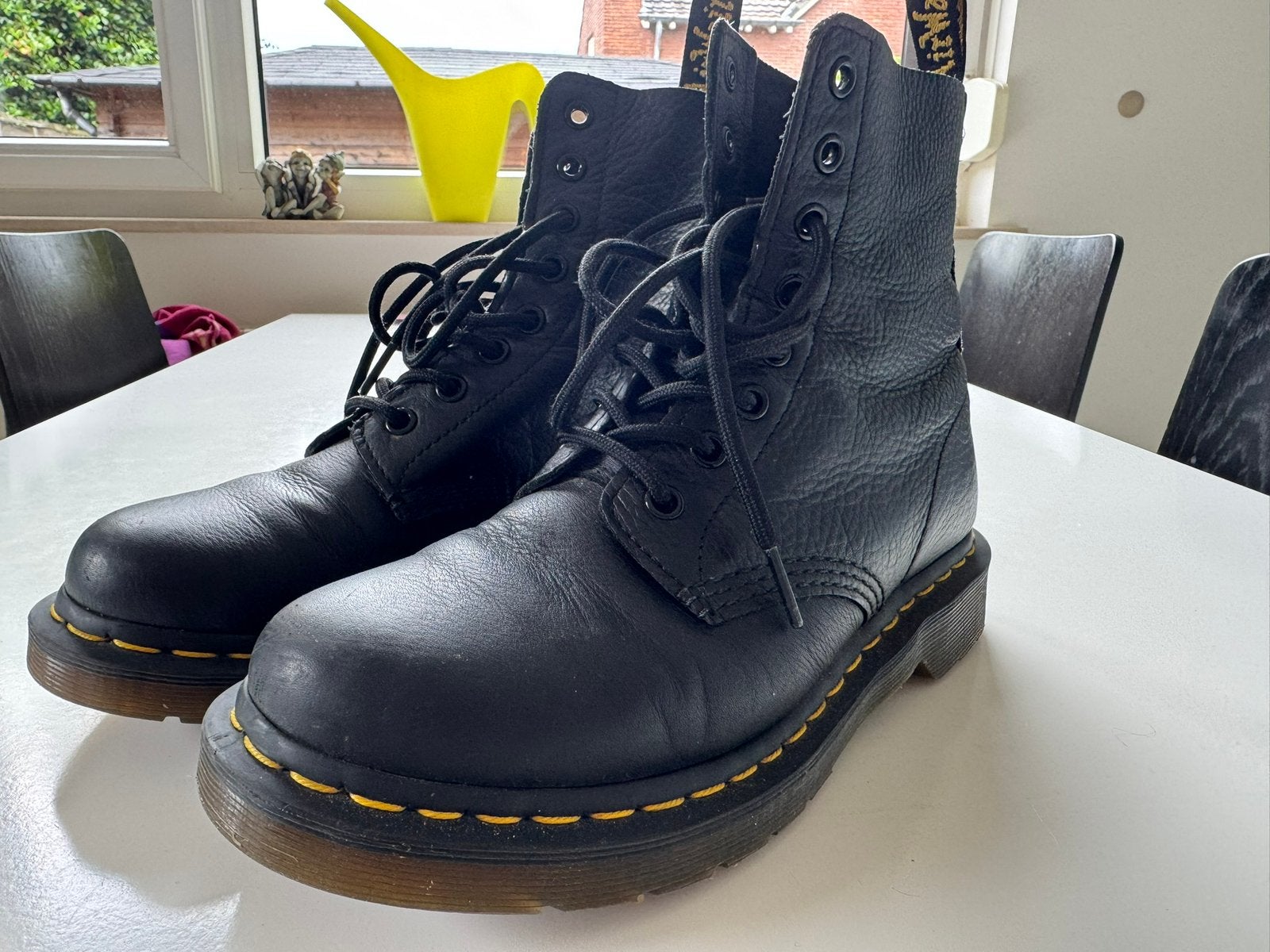 Dr Martens maat 40, Ophalen of Verzenden, Zo goed als nieuw, Zwart