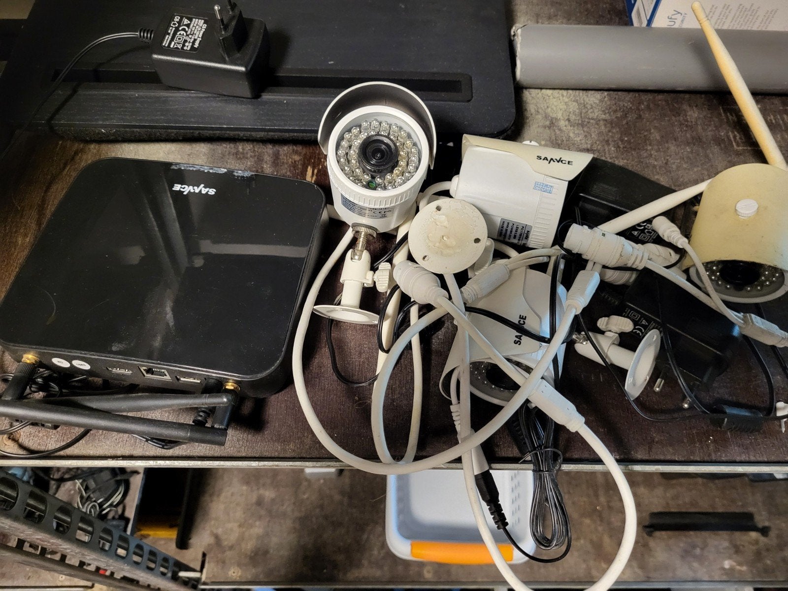 SANNCE Beveiligingscamera Set (4x) - WiFi, Lokale Opslag, Ophalen of Verzenden, Gebruikt, Buitencamera