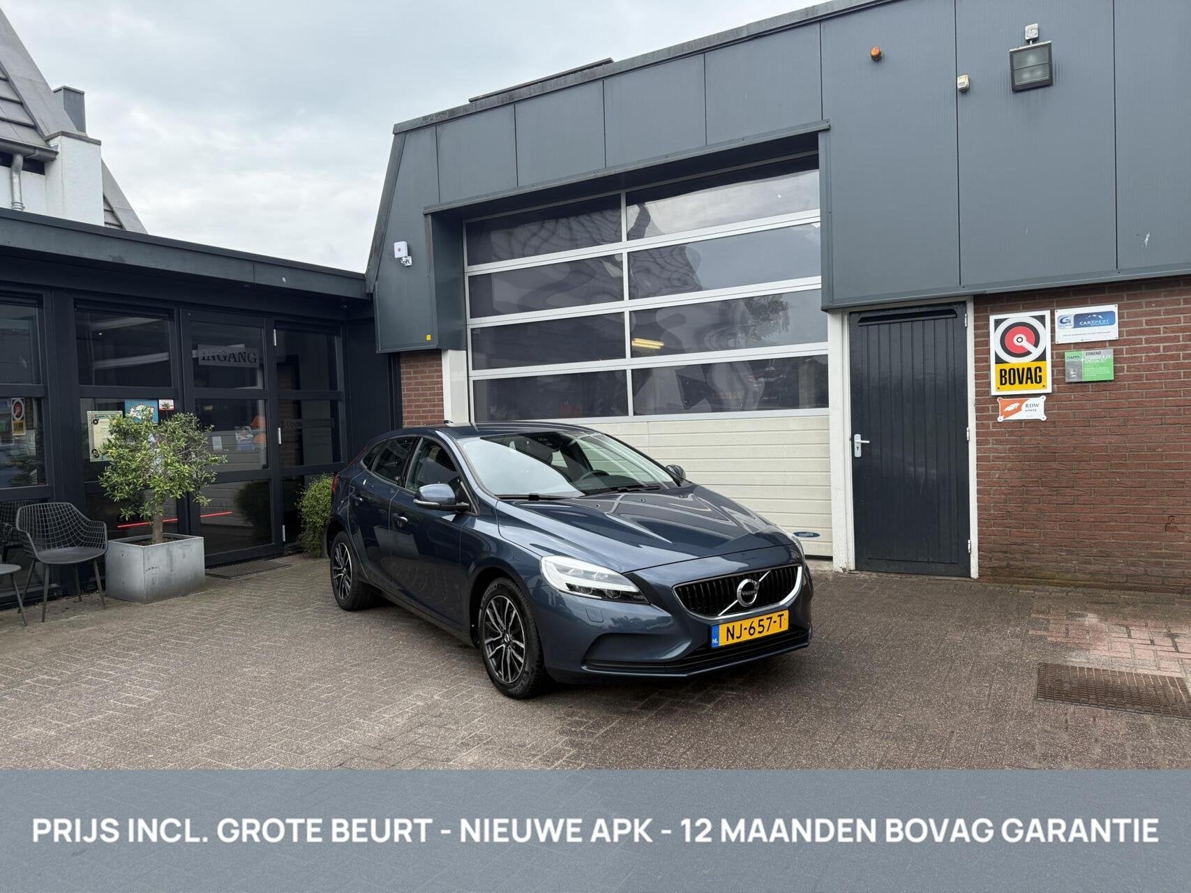Volvo V40 1.5 T2 Nordic+ TH/STANDKACHEL *ALL-IN PRIJS*, Auto's, 12 maanden, 4 cilinders, Blauw, Leder en Stof