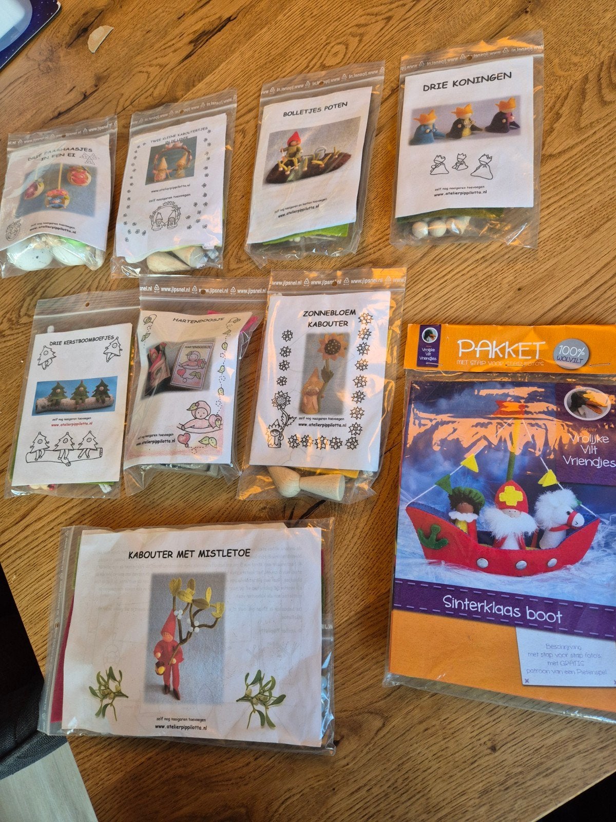 10 viltpakketjes, Hobby en Vrije tijd, Ophalen of Verzenden, Nieuw, Overige typen, Wolvilt