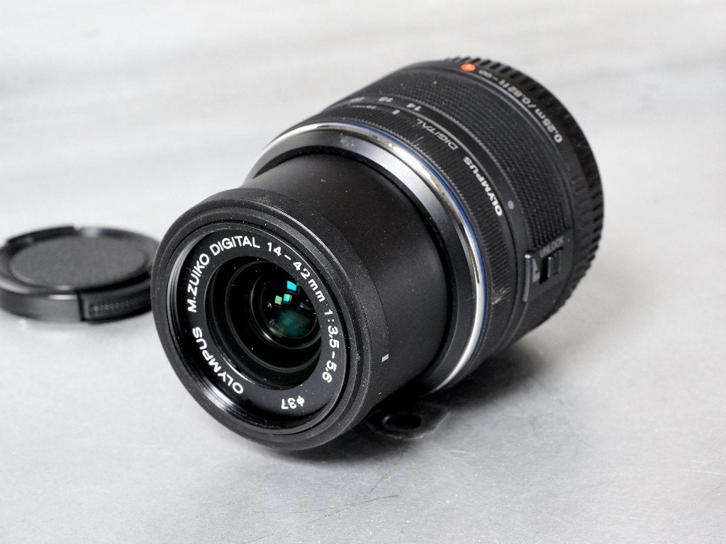 Olympus M.Zuiko Digital 14-42mm F/3.5-5.6 II R, nieuwstaat, Micro Four Thirds, Ophalen of Verzenden, Zo goed als nieuw, Standaardlens