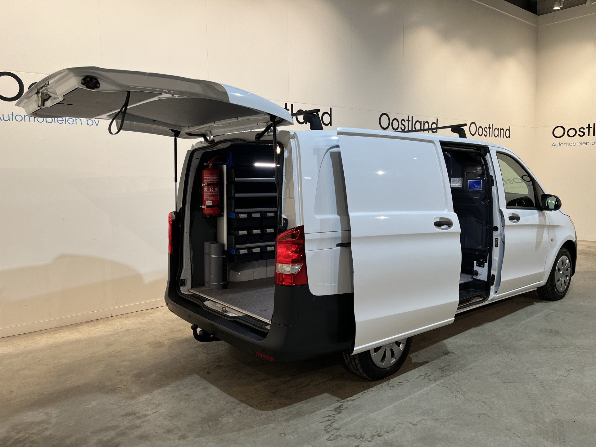Mercedes-Benz Vito 114 CDI Lang Servicebus / Sortimo Inricht, Auto's, Voorwielaandrijving, Gebruikt, Wit, Mercedes-Benz