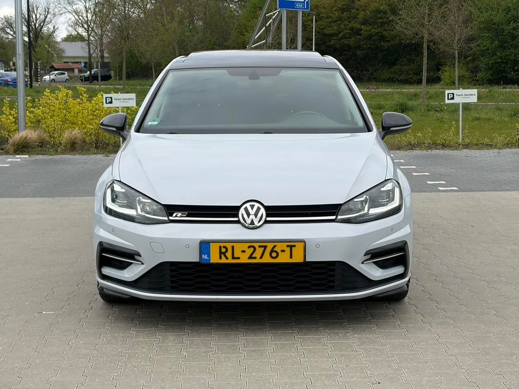 Volkswagen Golf 7,5 1.0 TSI Highline R Line, Auto's, Voorwielaandrijving, Zwart, Wit, Origineel Nederlands