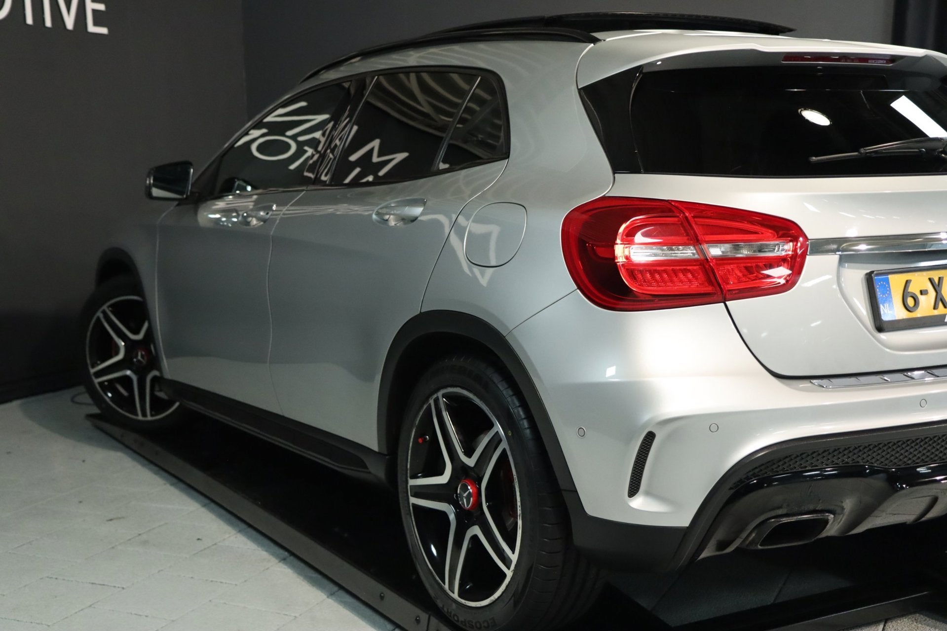 Mercedes-Benz GLA-klasse 250 Prestige / PANO / BI-XENON / LE, Auto's, Bi-Xenon koplampen, Gebruikt, 4 cilinders, 211 pk