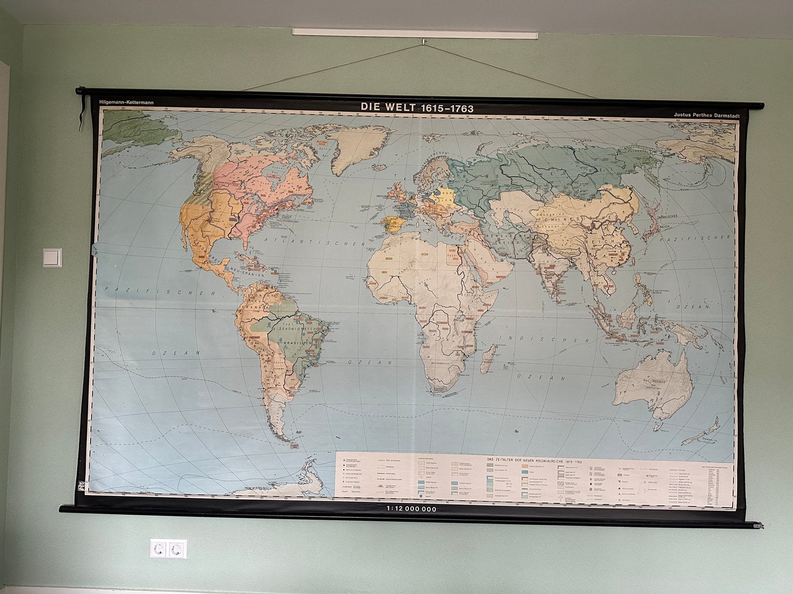 Historische Wereldkaart "Die Welt 1615-1763" - Rolkaart, Boeken, Atlassen en Landkaarten, Gelezen, Ophalen of Verzenden, Landkaart