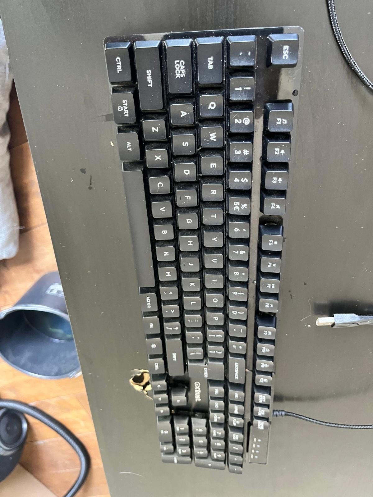 Gaming-, toetsenbord en headset Zo goed als nieuw, Computers en Software, Monitoren, 101 t/m 150 Hz, Curved, VA, Full HD