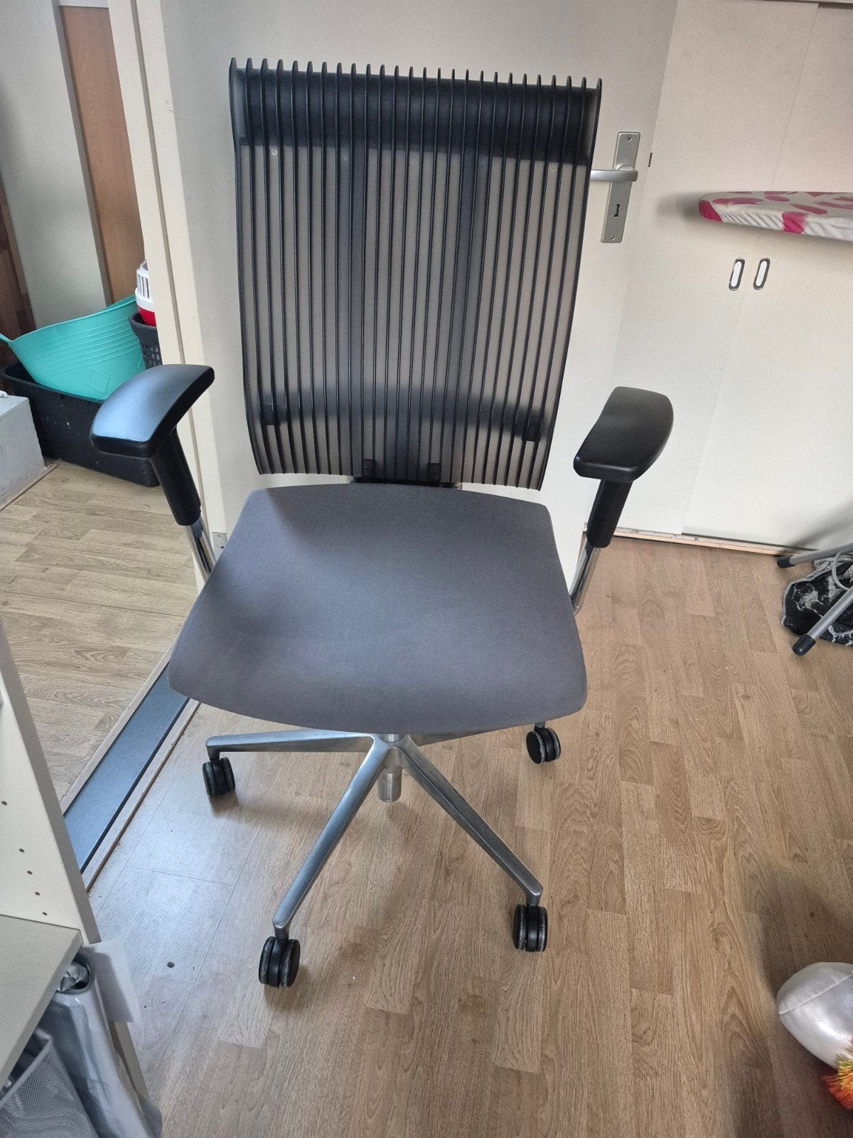Ergonomische bureaustoel, Ophalen, Gebruikt, Zwart