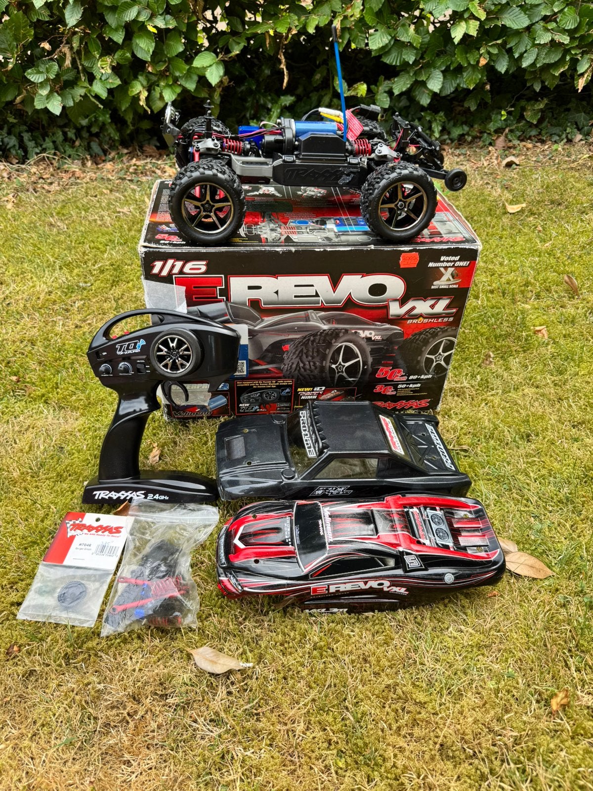 Traxxas E-Revo 1/16 VXL, Elektro, Gebruikt, Auto offroad, Ophalen of Verzenden