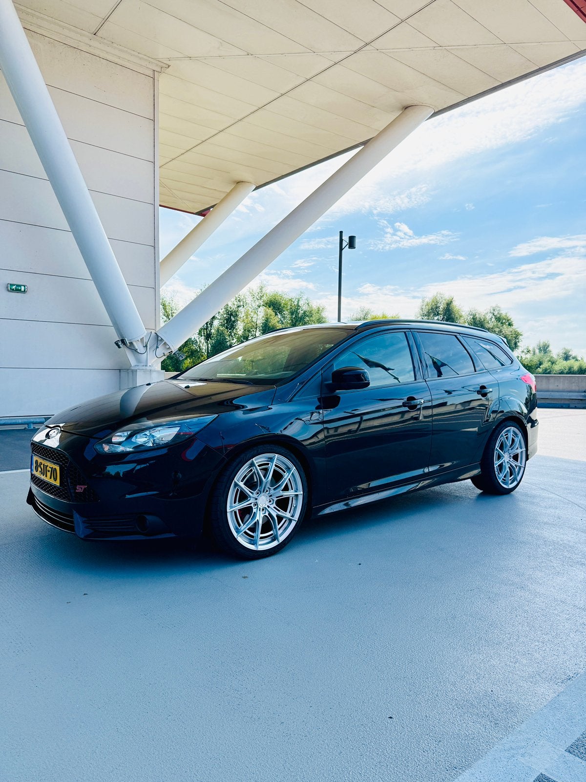 Ford Focus ST Wagon | Recent onderhoud | 2e eig., Zwart, 4 cilinders, Zwart, Handgeschakeld