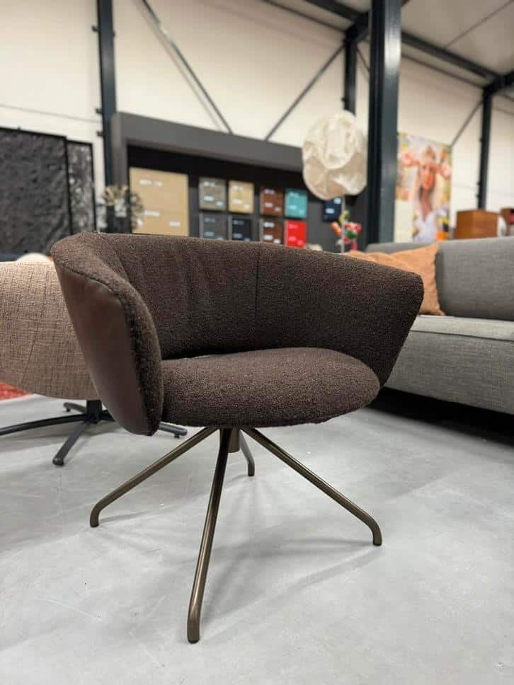 Nieuw Label van den Berg Lola draaifauteuil bruin Stoel, Minder dan 75 cm, Nieuw, Ophalen of Verzenden, Label