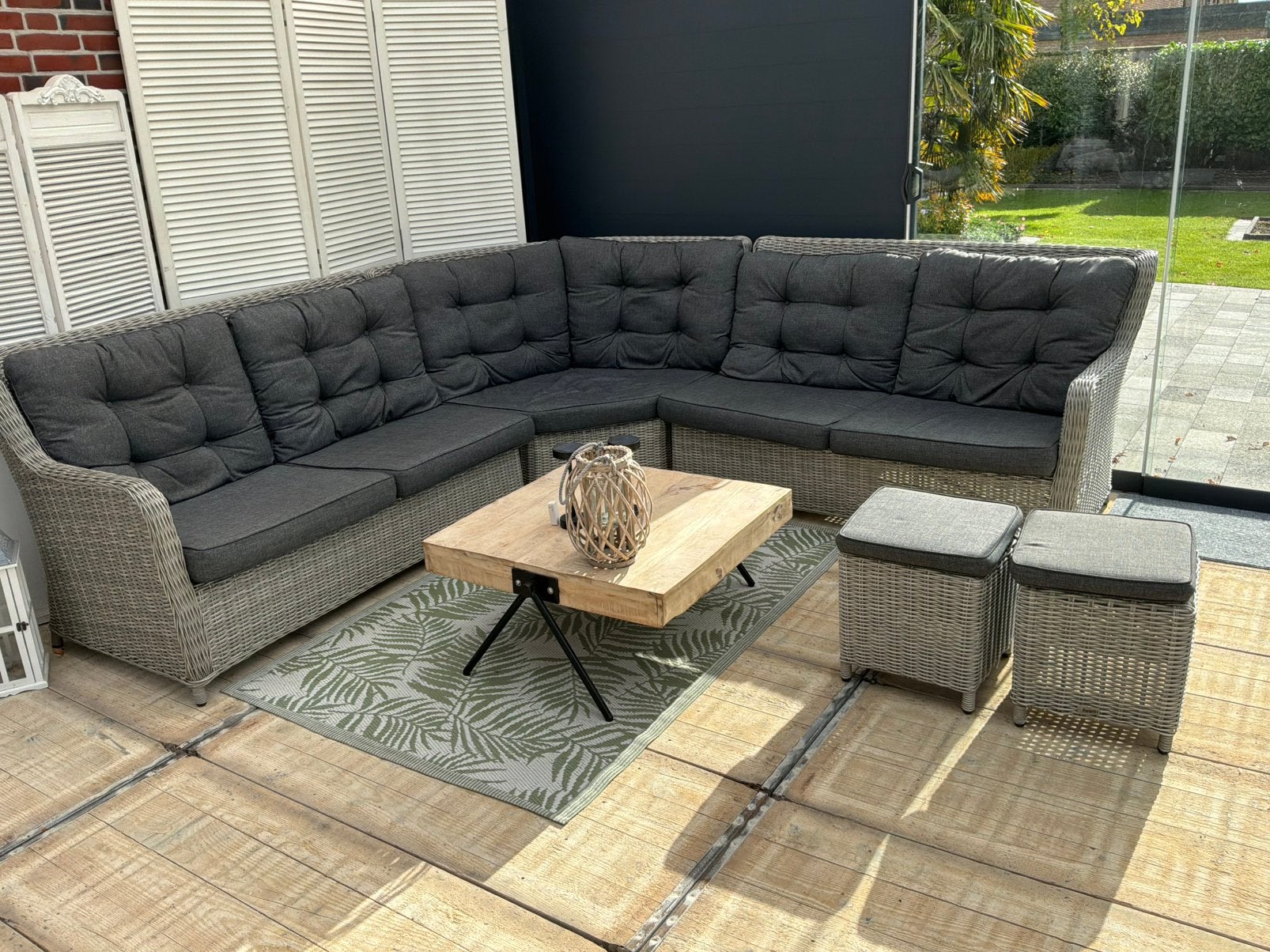 Hoekbank/loungeset met 2 losse krukjes, Tuin en Terras, Ophalen, Zo goed als nieuw, Wicker, Bank