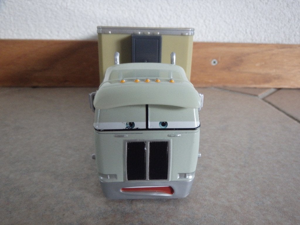 Disney Pixar Cars Ben Crankleshaft 2010 + Natalie Certain, Verzamelen, Disney, Ophalen of Verzenden, Overige figuren, Zo goed als nieuw