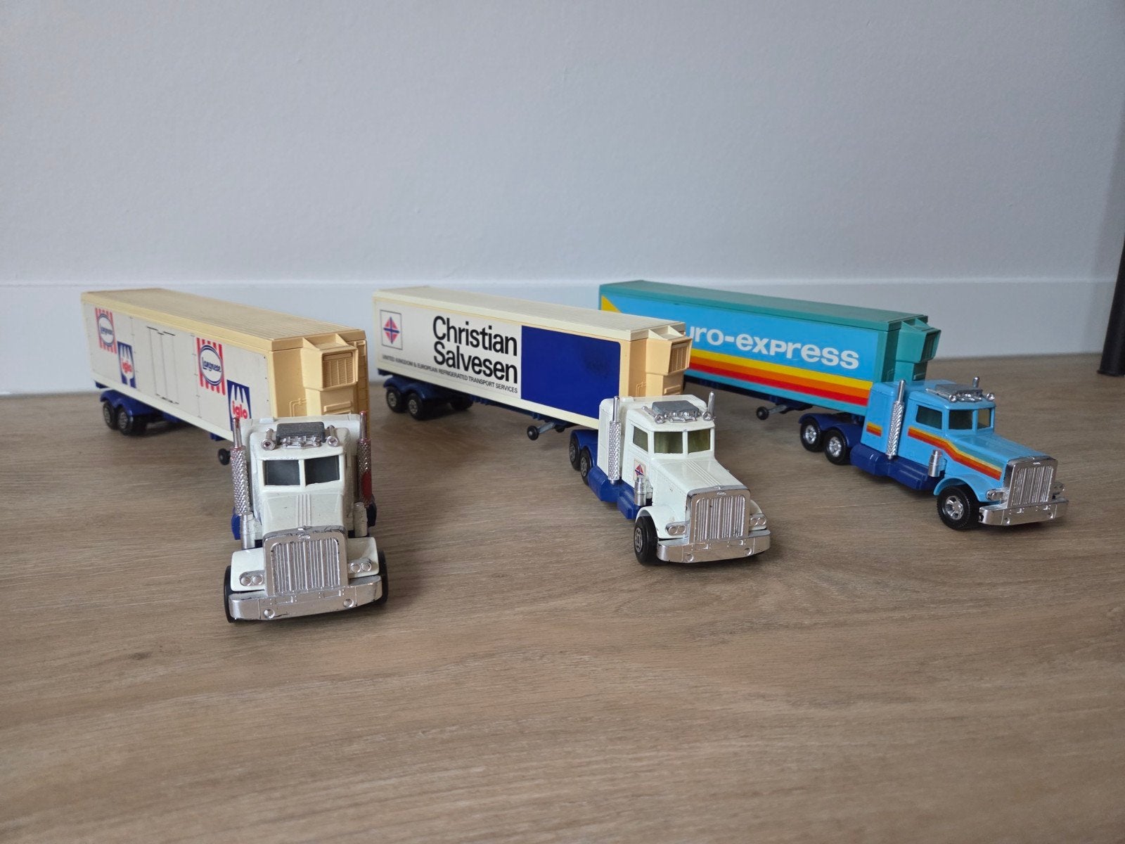 3x Matchbox  Peterbilt Euro Express Salvesen Langnese Iglo, Hobby en Vrije tijd, Ophalen of Verzenden, Gebruikt, Bus of Vrachtwagen