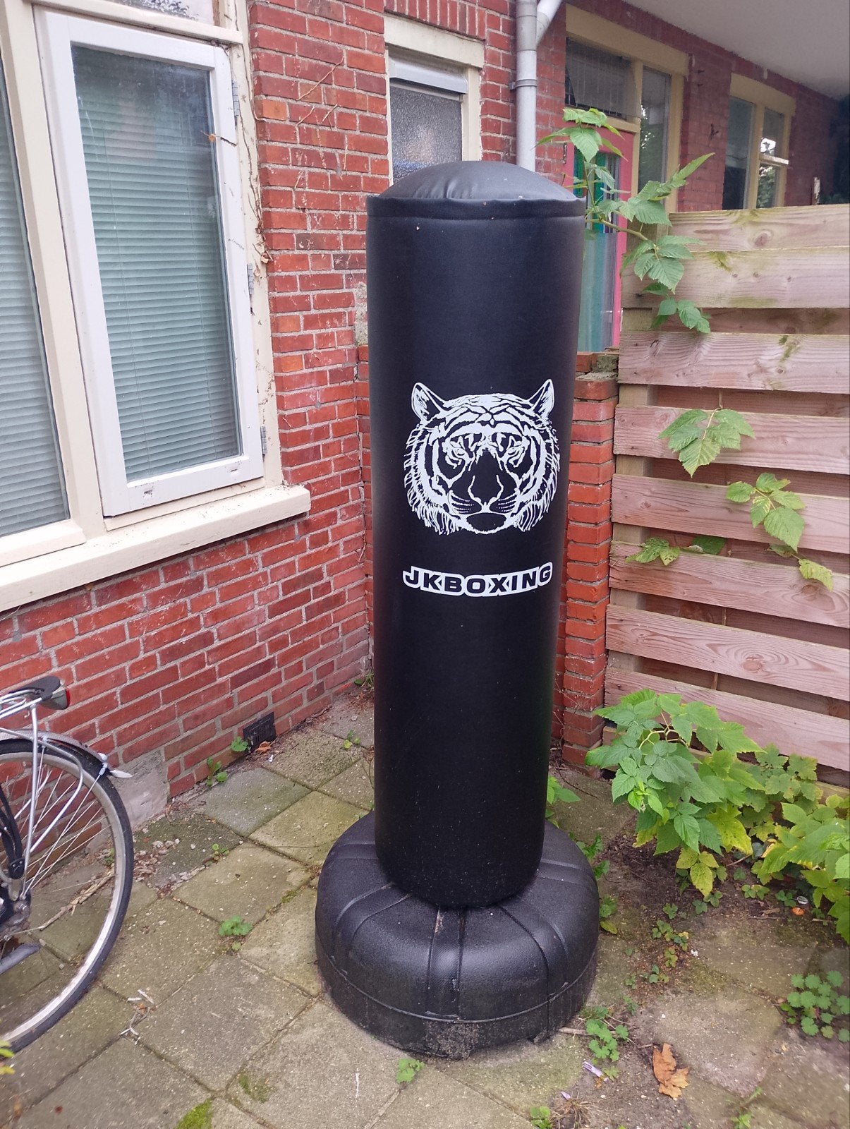 jkbokspaal, 180cm, staat een beetje scheef., Ophalen, Gebruikt, Bokszak