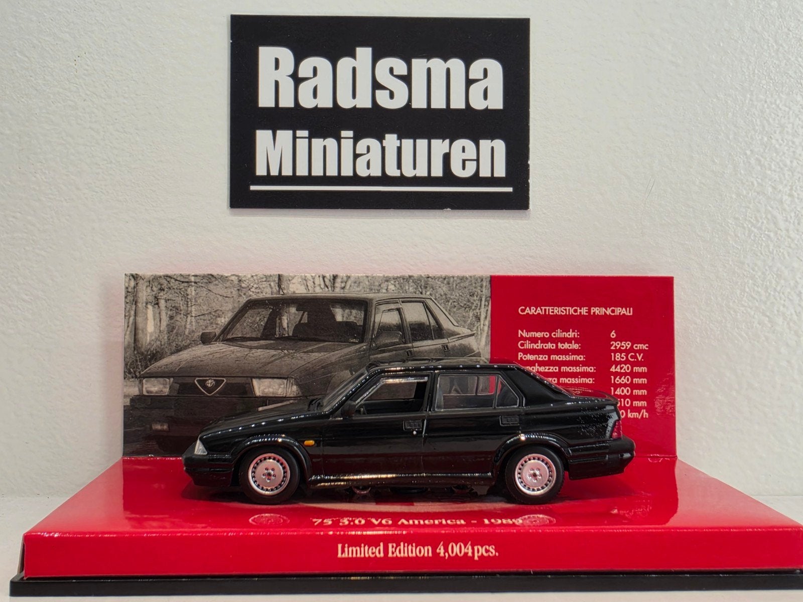 Alfa Romeo 75 3.0 V6 America 1989 - Zwart 1:43 Minichamps, Hobby en Vrije tijd, Auto, Ophalen of Verzenden