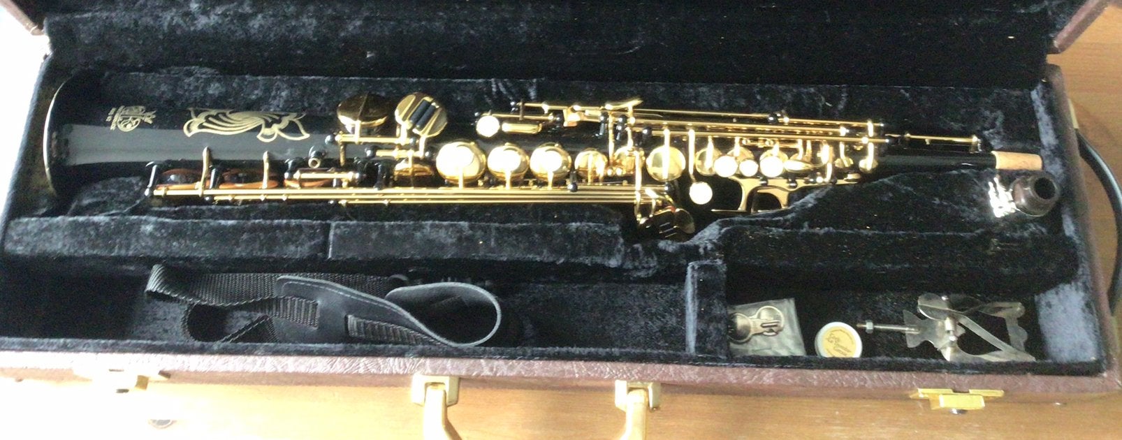 Sopraan sax zwart, Muziek en Instrumenten, Blaasinstrumenten | Saxofoons, Ophalen, Zo goed als nieuw, Sopraan, Met koffer