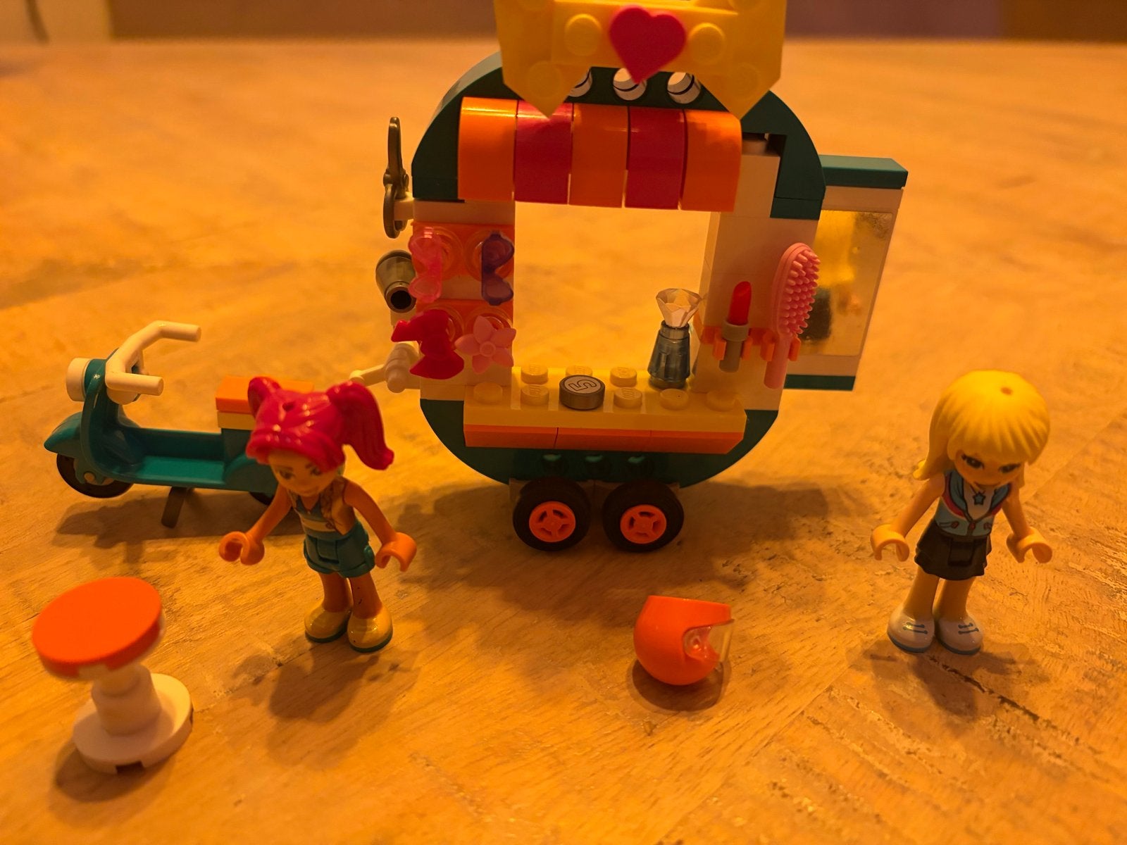 Lego Friends 41719 Mobiele modeboetiek (mist 1 blokje), Ophalen of Verzenden, Zo goed als nieuw