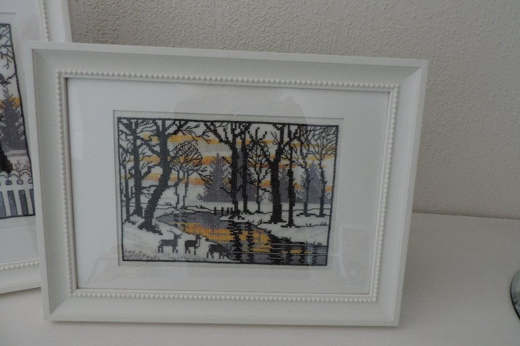 Twee leuke schilderrijtjes 25 x 35 cm, Ophalen, Minder dan 50 cm, Oorspronkelijke maker, Zo goed als nieuw