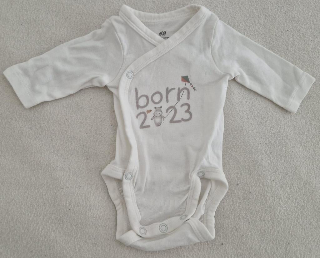 Prematuur overslag rompertje born in 2023 herinnering baby, Kinderen en Baby's, Babykleding | Prematuur, Zo goed als nieuw, Shirtje of Longsleeve