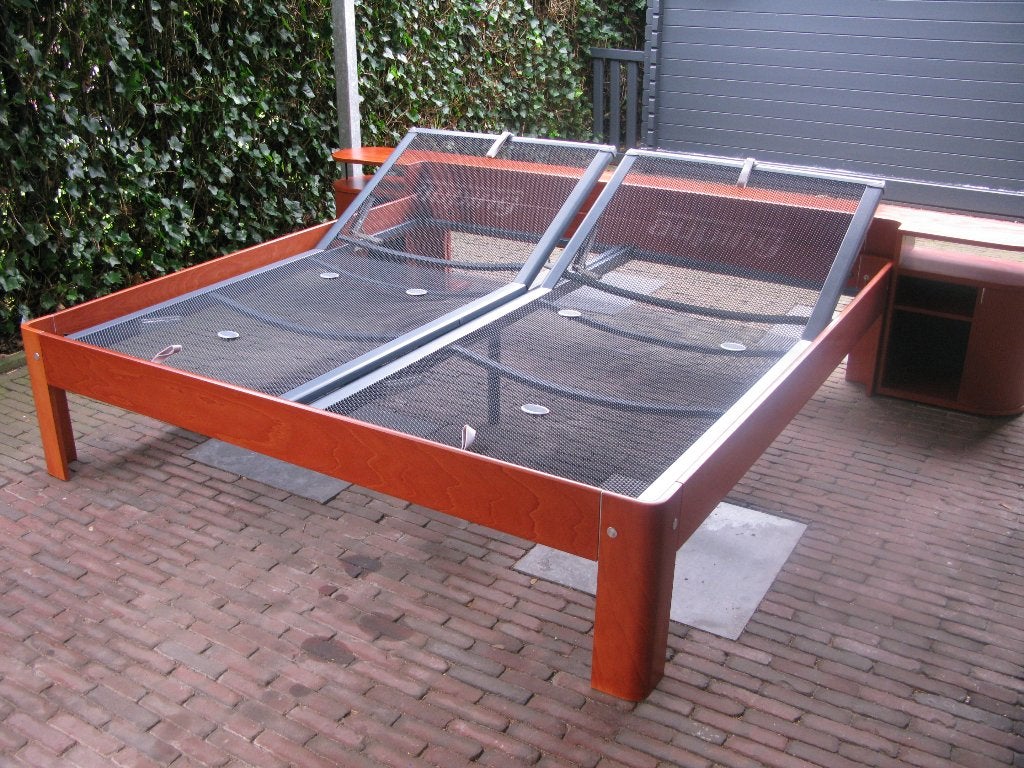 Auping auronde 200 x 200 , hoog model (48cm) met achterwand, Ophalen, Gebruikt, Bruin, Tweepersoons