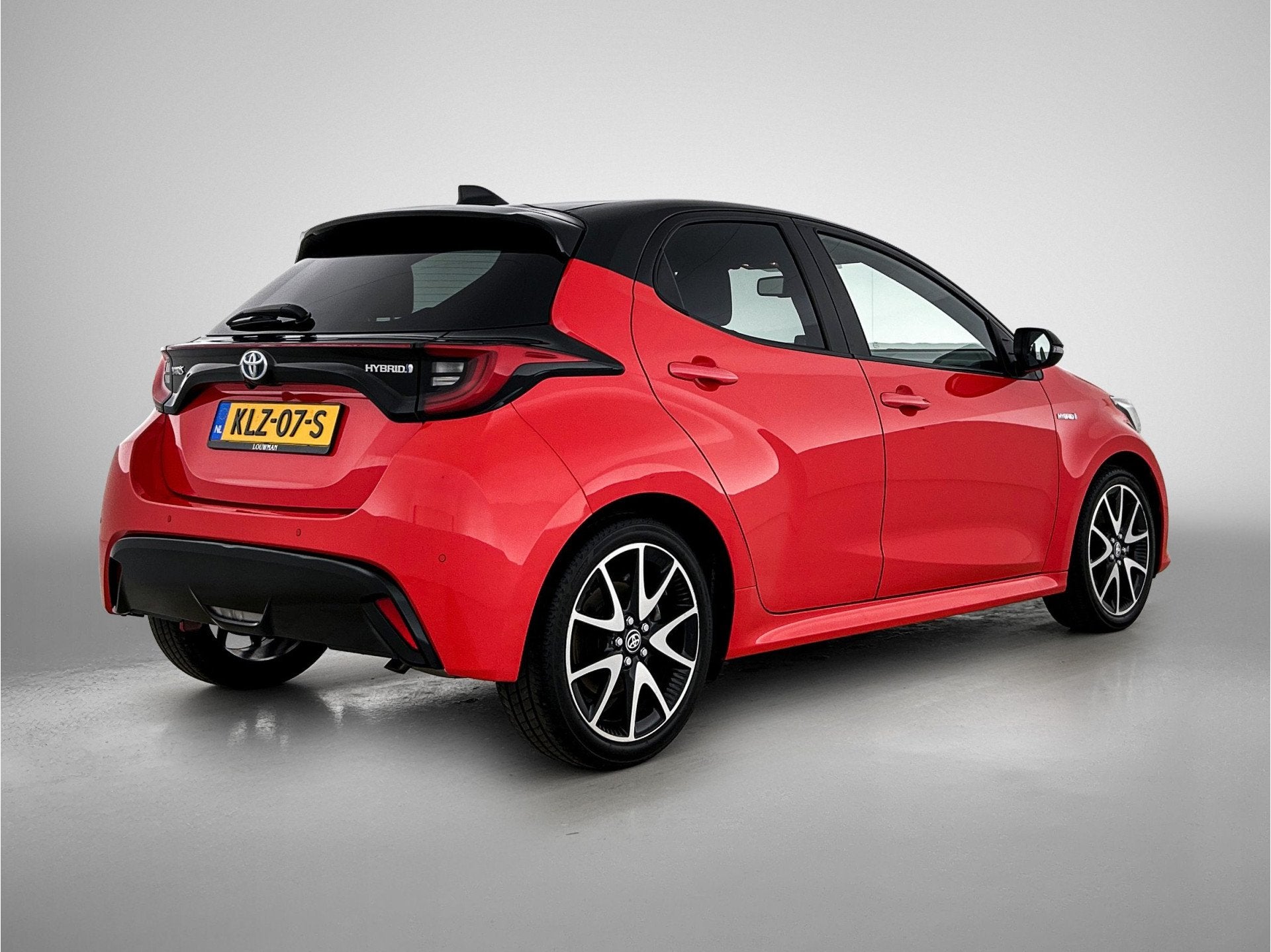 Toyota Yaris 1.5 Hybrid Executive limited | Head-Up Display, 450 kg, Gebruikt, 23 km/l, Bedrijf