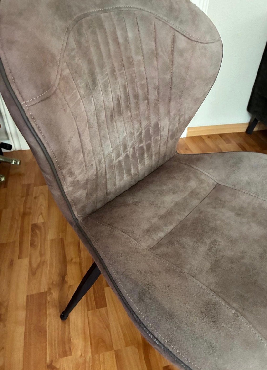2 Moderne eetkamerstoelen Comfortabel en stijlvol, Ophalen, Gebruikt, Twee, Bruin