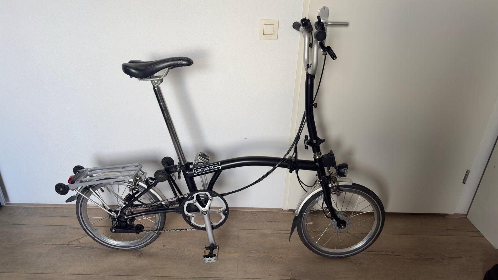 Brompton H6R – Zwart – 6 versnellingen – Naafdynamo, Fietsen en Brommers, Fietsen | Vouwfietsen, Ophalen, Brompton, 16 tot 18 inch