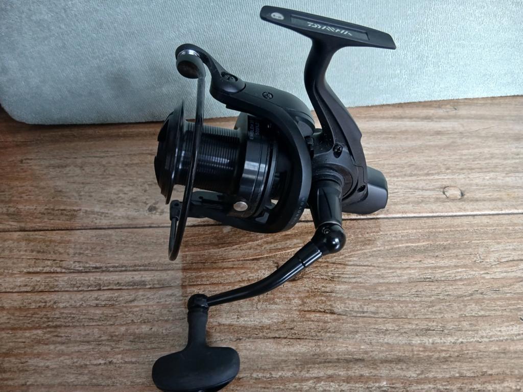 Daiwa Emblem 35 SCW NIEUW, Watersport en Boten, Hengelsport | Karpervissen, Ophalen of Verzenden, Nieuw, Molen
