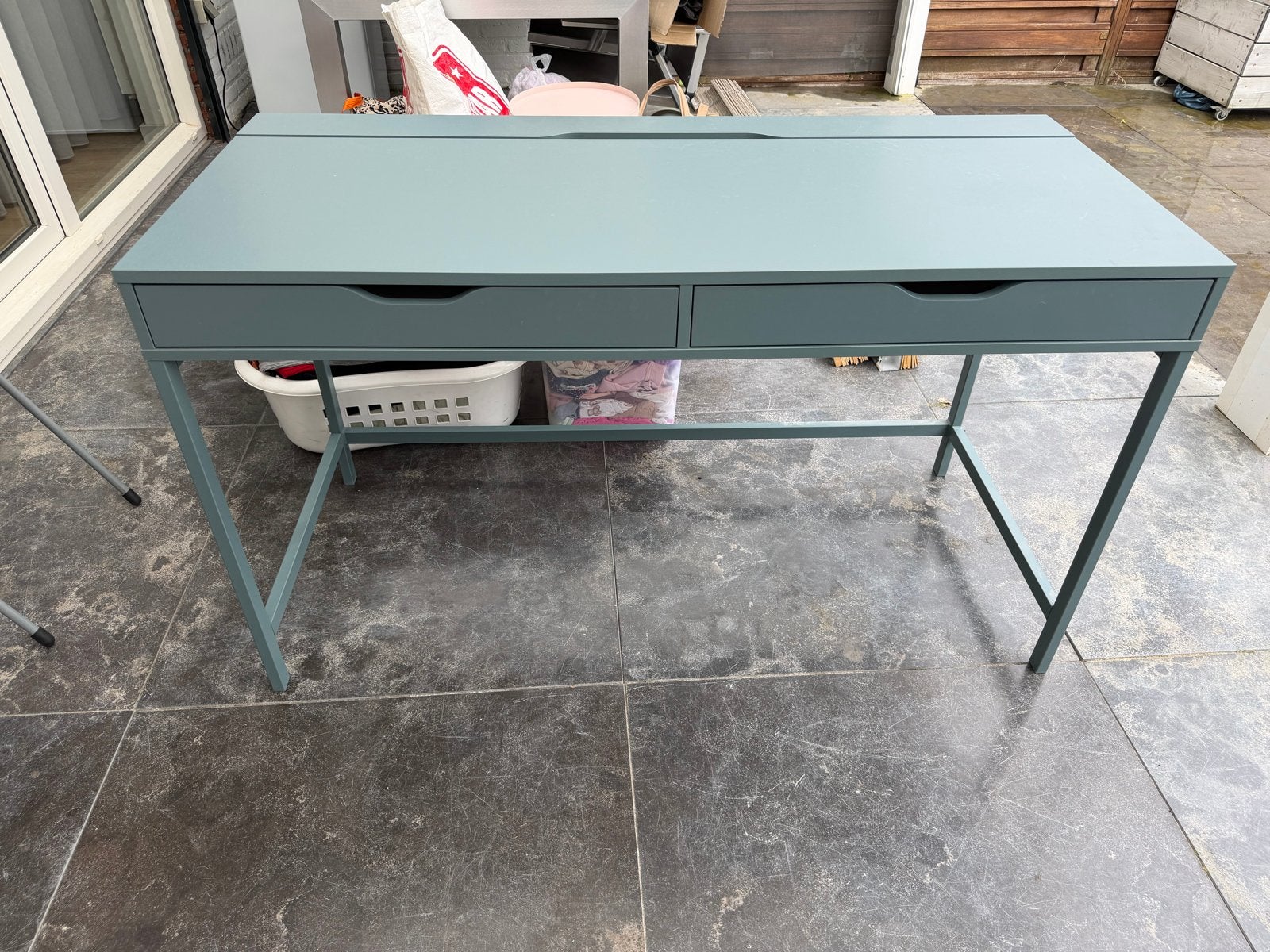 IKEA ALEX Bureau, grijs, 132x58 cm, Ophalen, Met lades, Spaanplaat of MDF, Zo goed als nieuw