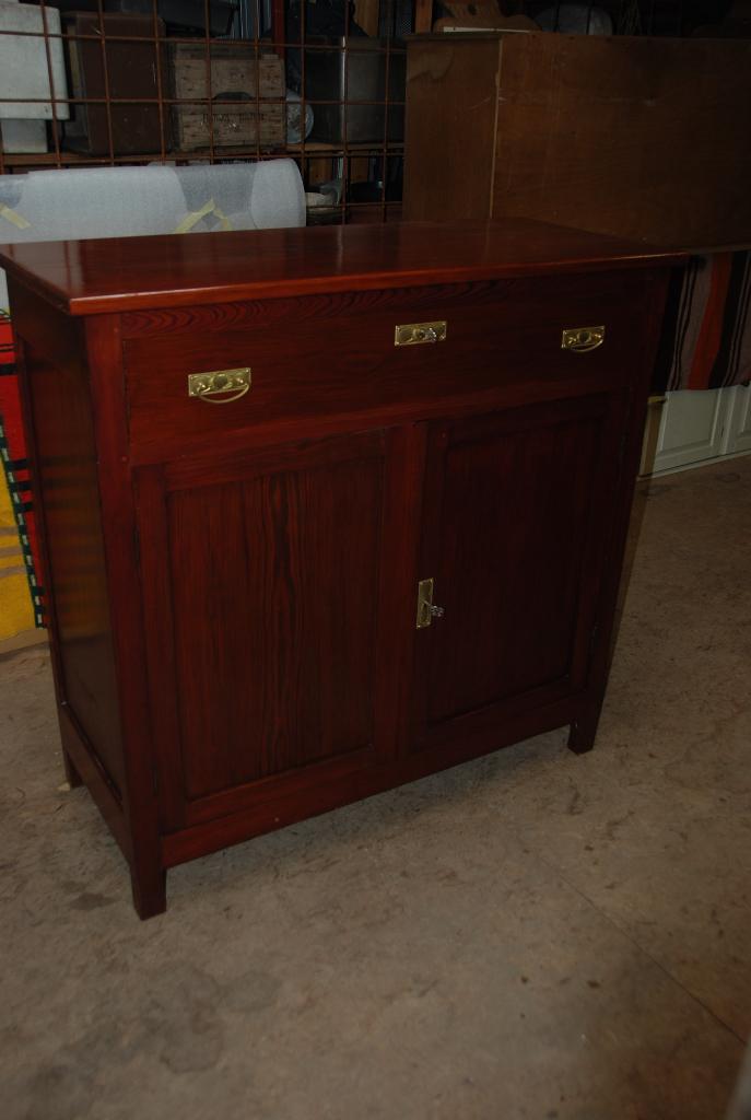 Grenen kast.                      Breedte 111 cm., 100 tot 150 cm, 100 tot 150 cm, Ophalen of Verzenden, Grenenhout