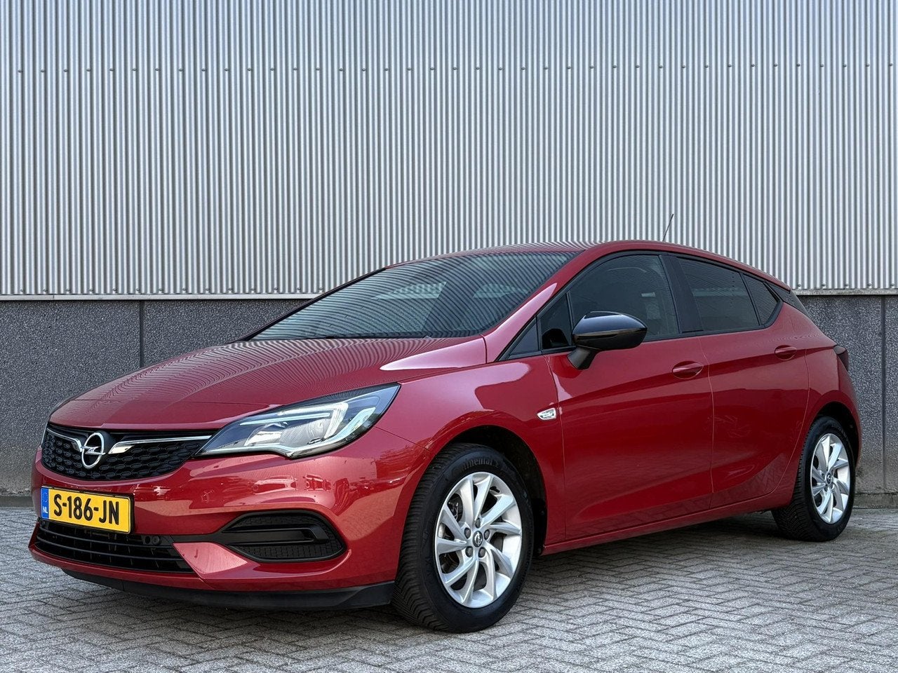 Opel Astra 1.2 Design & Tech | Cruise Control | Parkeersenso, Voorwielaandrijving, Gebruikt, 1199 cc, 620 kg